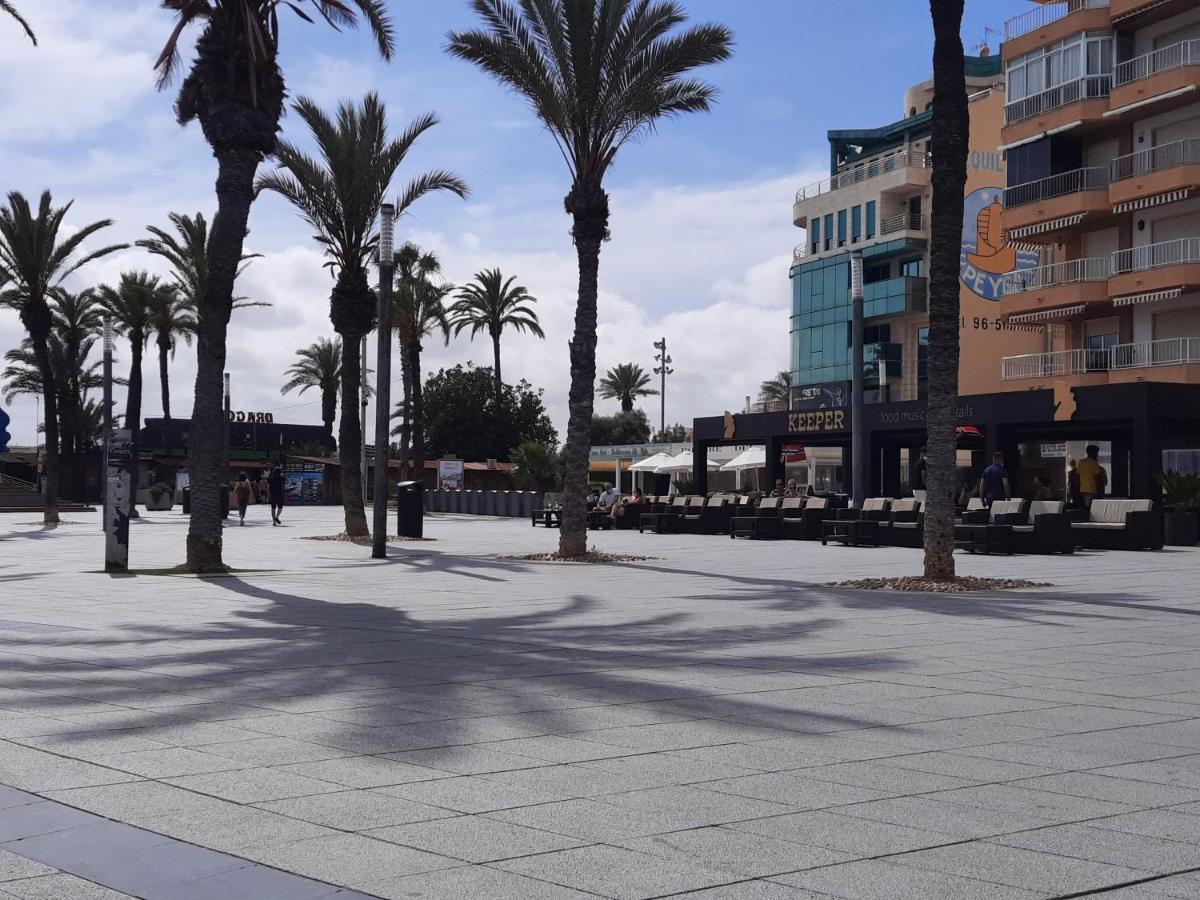 Moderno Apartamento Familiar Junto Al Mar - Conejito Lägenhet Torrevieja Exteriör bild
