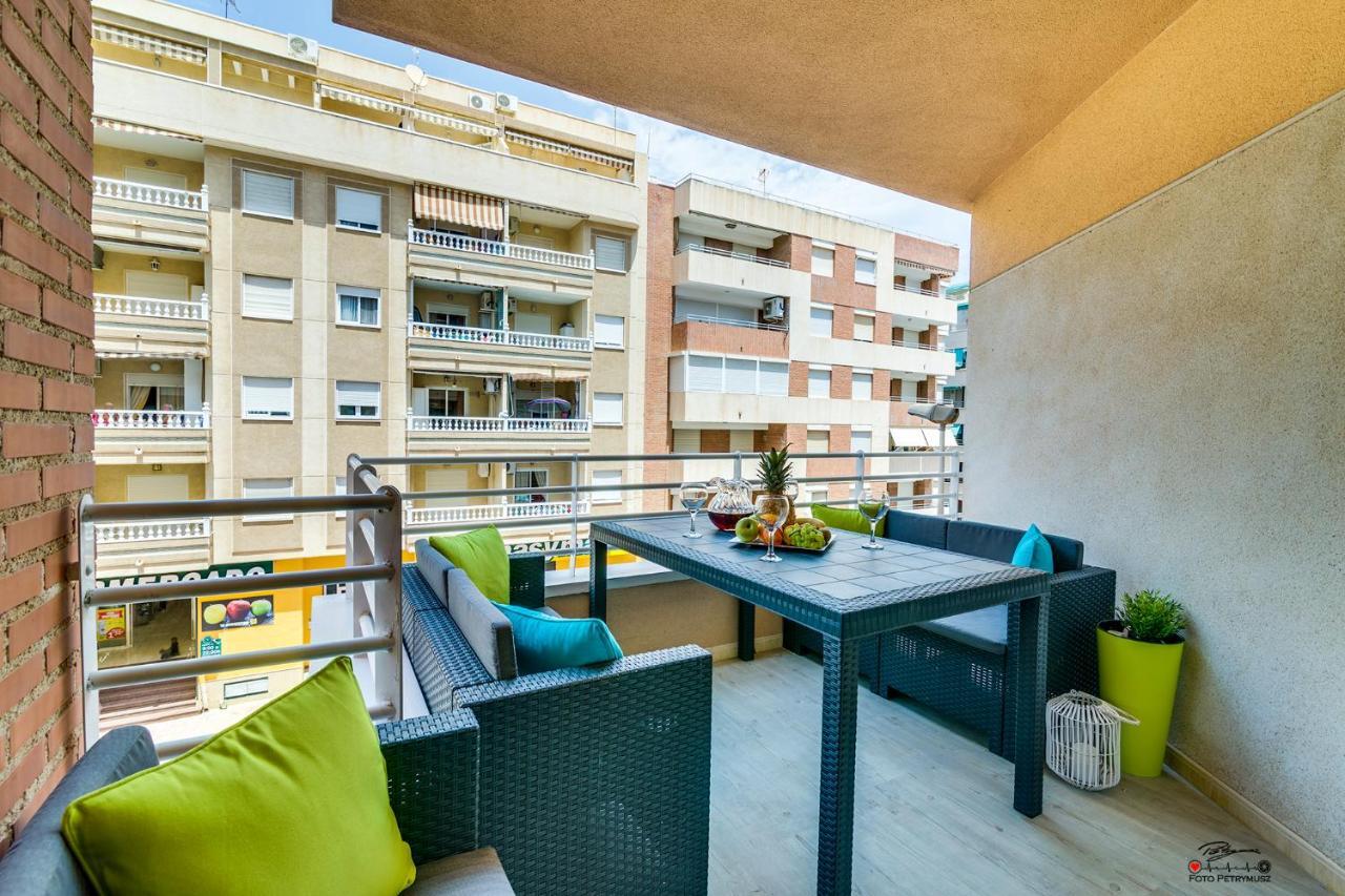 Moderno Apartamento Familiar Junto Al Mar - Conejito Lägenhet Torrevieja Exteriör bild
